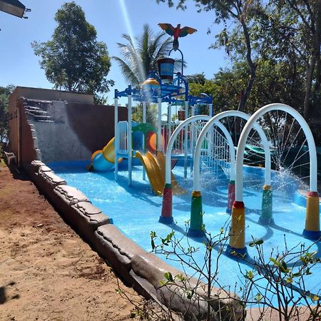 APÊ LINDO ALDEIA DO LAGO COM COZINHA MOBÍLIA NOVA JUNTO AO LAGO CORUMBÁ e KAWANA PARK Caldas Novas Exterior foto